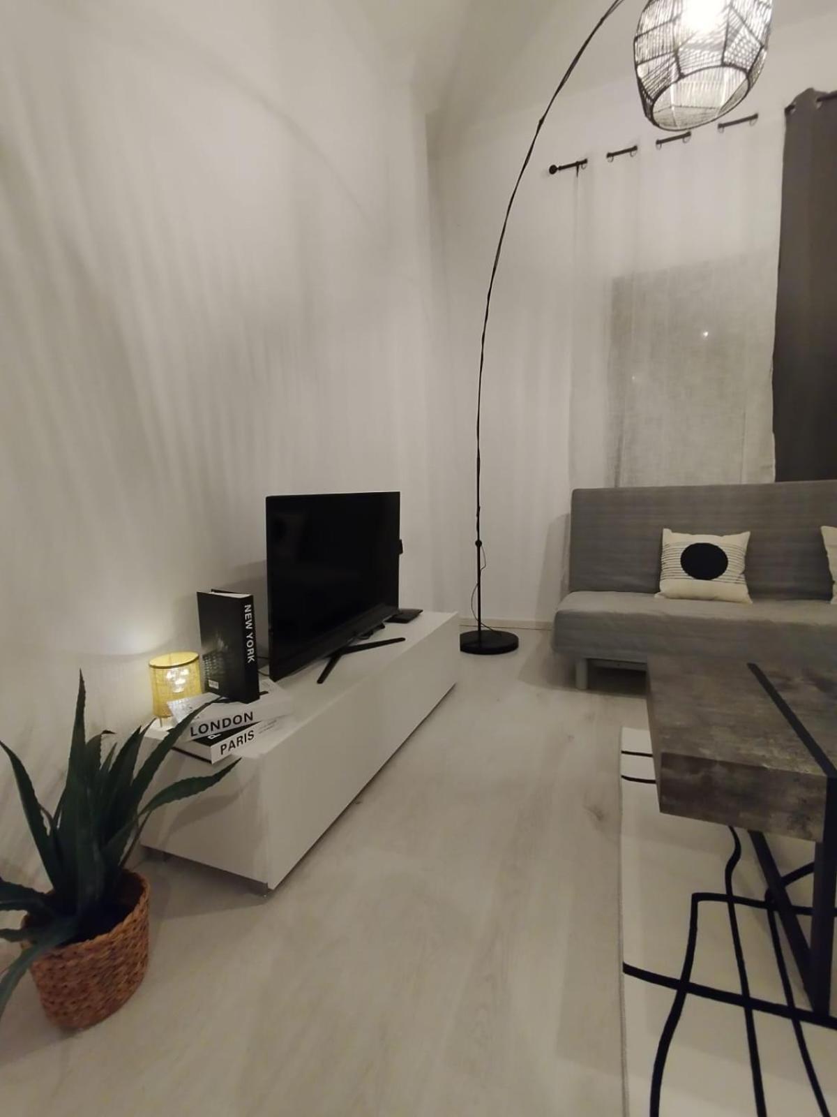 Black N' White Cozy Housegarden Alexandroúpoli Eksteriør bilde